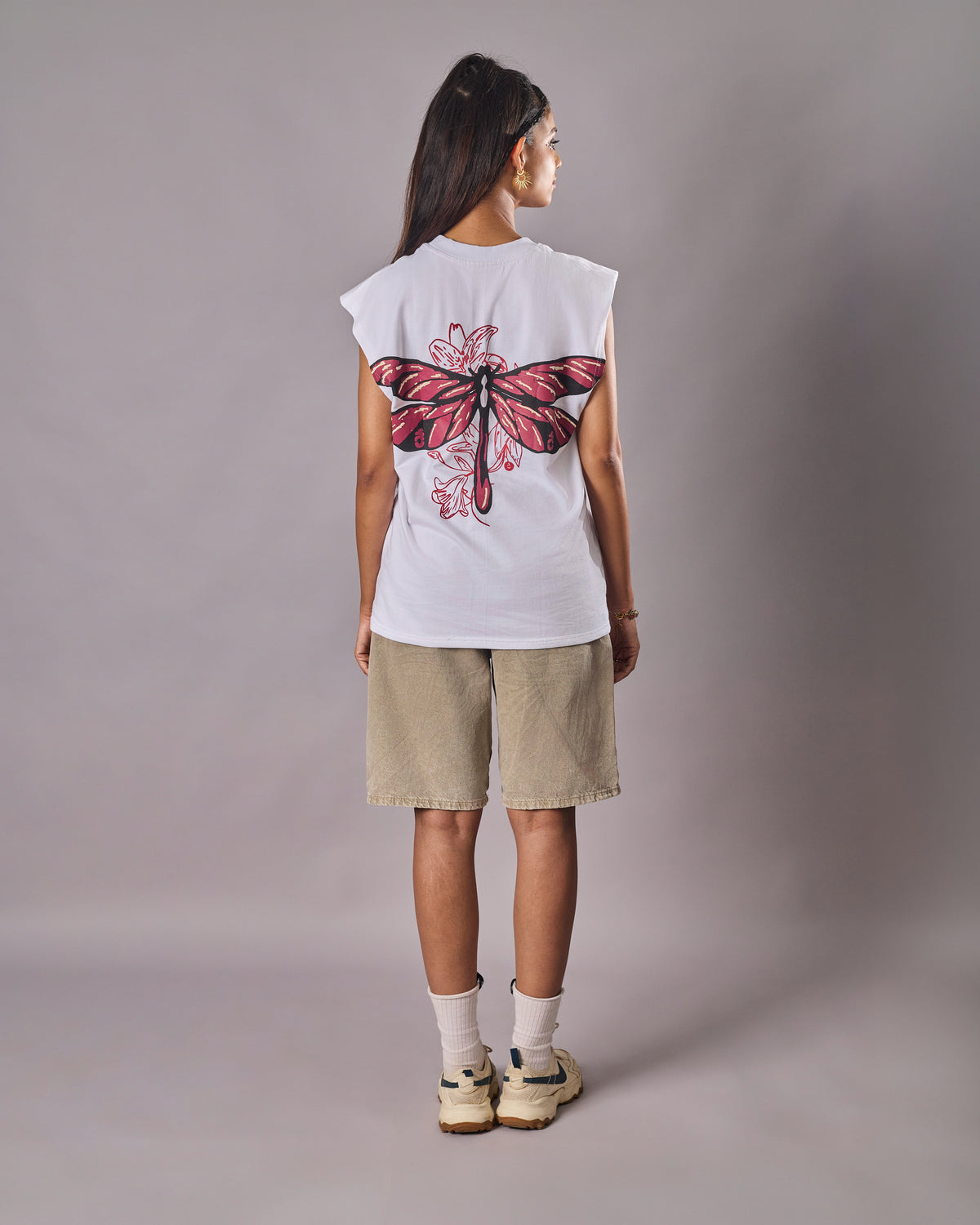SLEEVELESS TEE